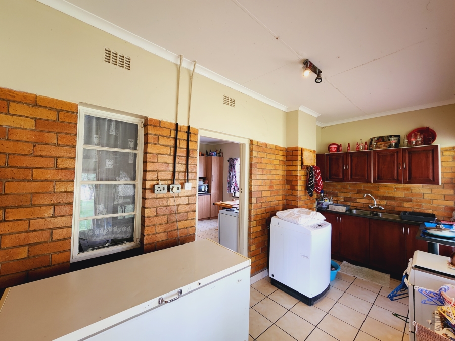 8 Bedroom Property for Sale in Vyfhoek A H North West